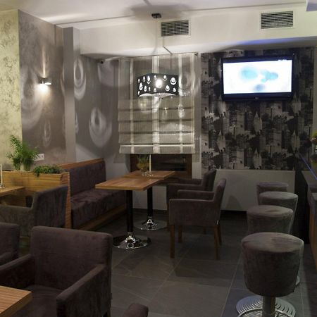 Hotel Vis A Vis Oleśnica Dış mekan fotoğraf