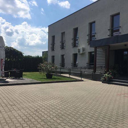 Hotel Vis A Vis Oleśnica Dış mekan fotoğraf