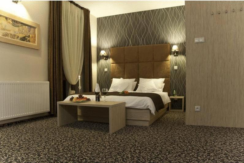 Hotel Vis A Vis Oleśnica Dış mekan fotoğraf